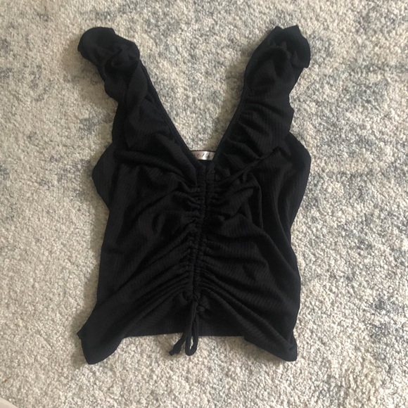 Fashion Nova Cropped Black Top - Picture 2 of 3